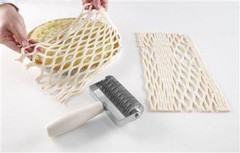 Dough cutting roller with stainless steel blades, grid pattern 120 HENDI 515129